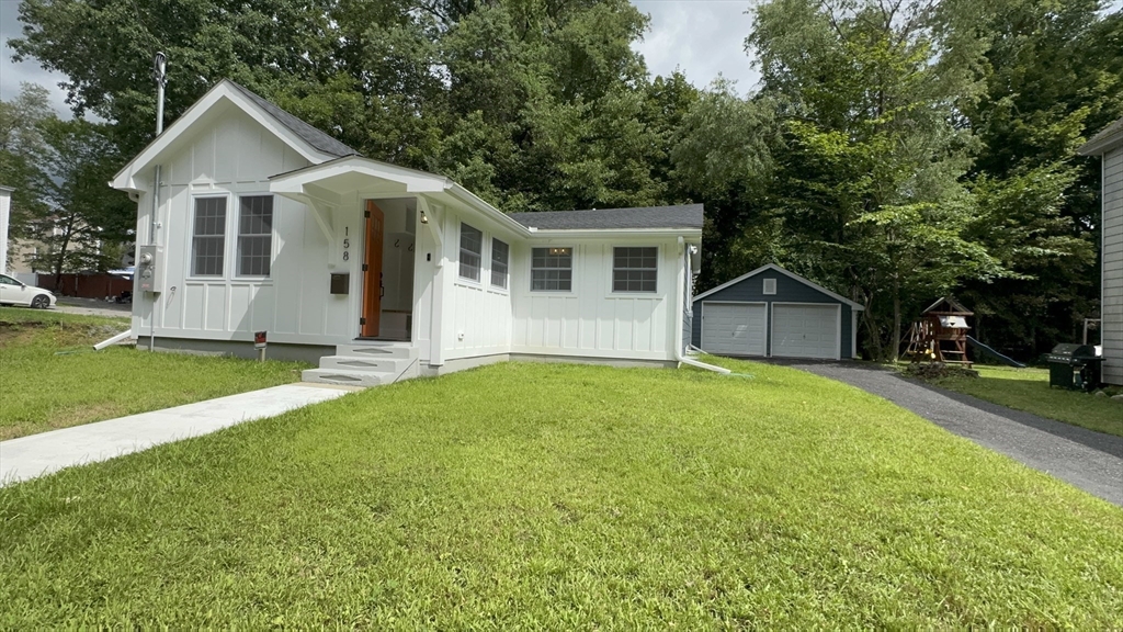 158 Fairview Ave