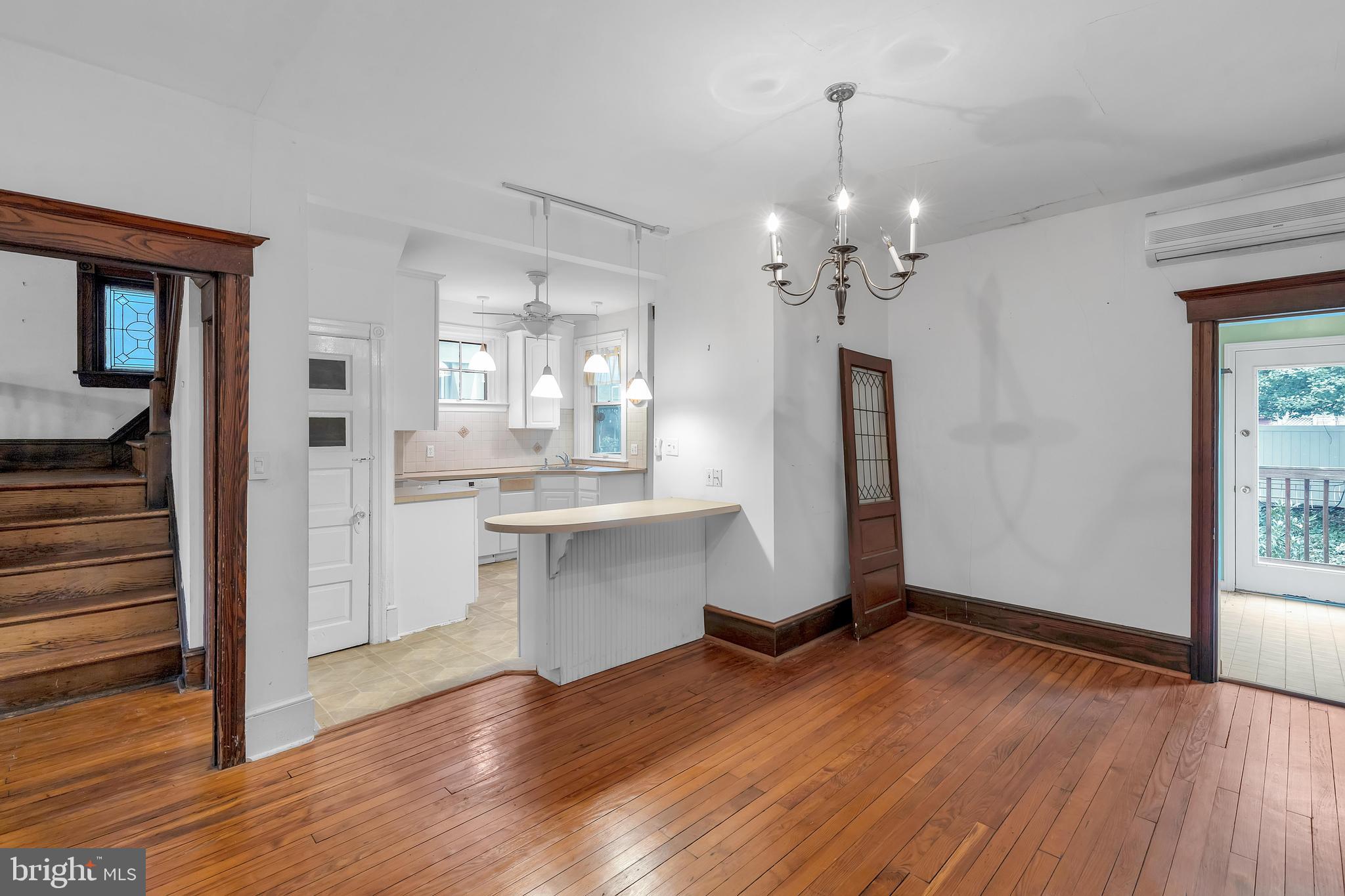 705 W 20th St