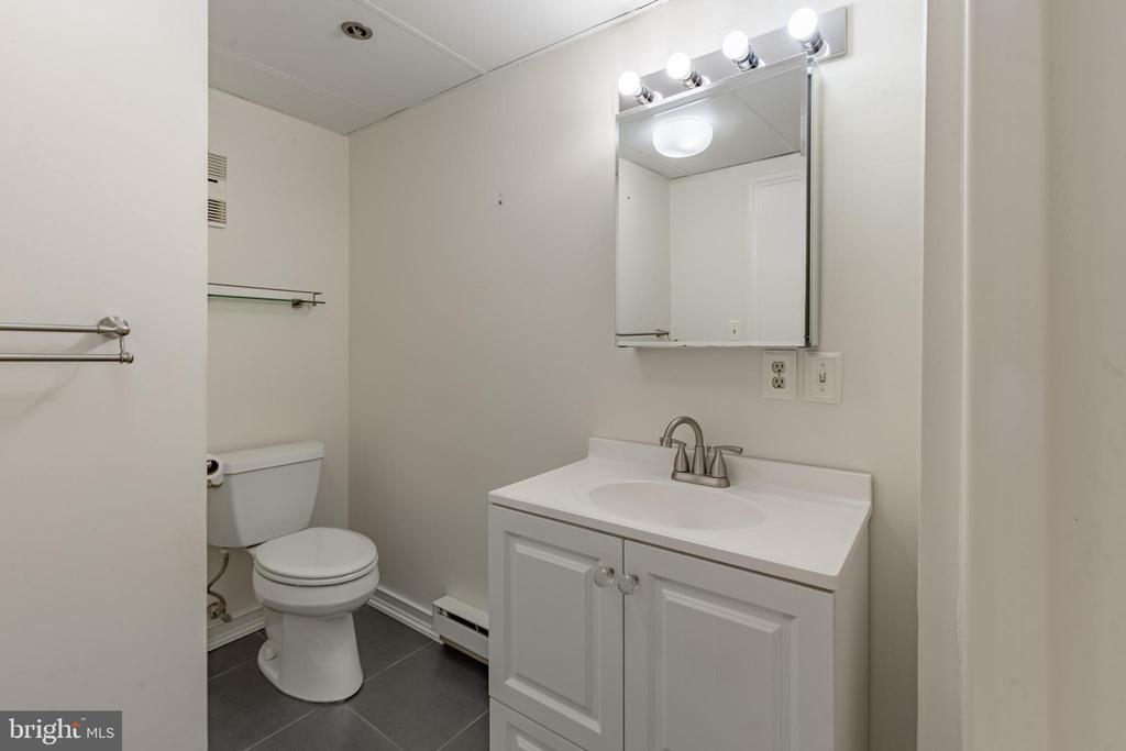 900-Unit N Broom St #23