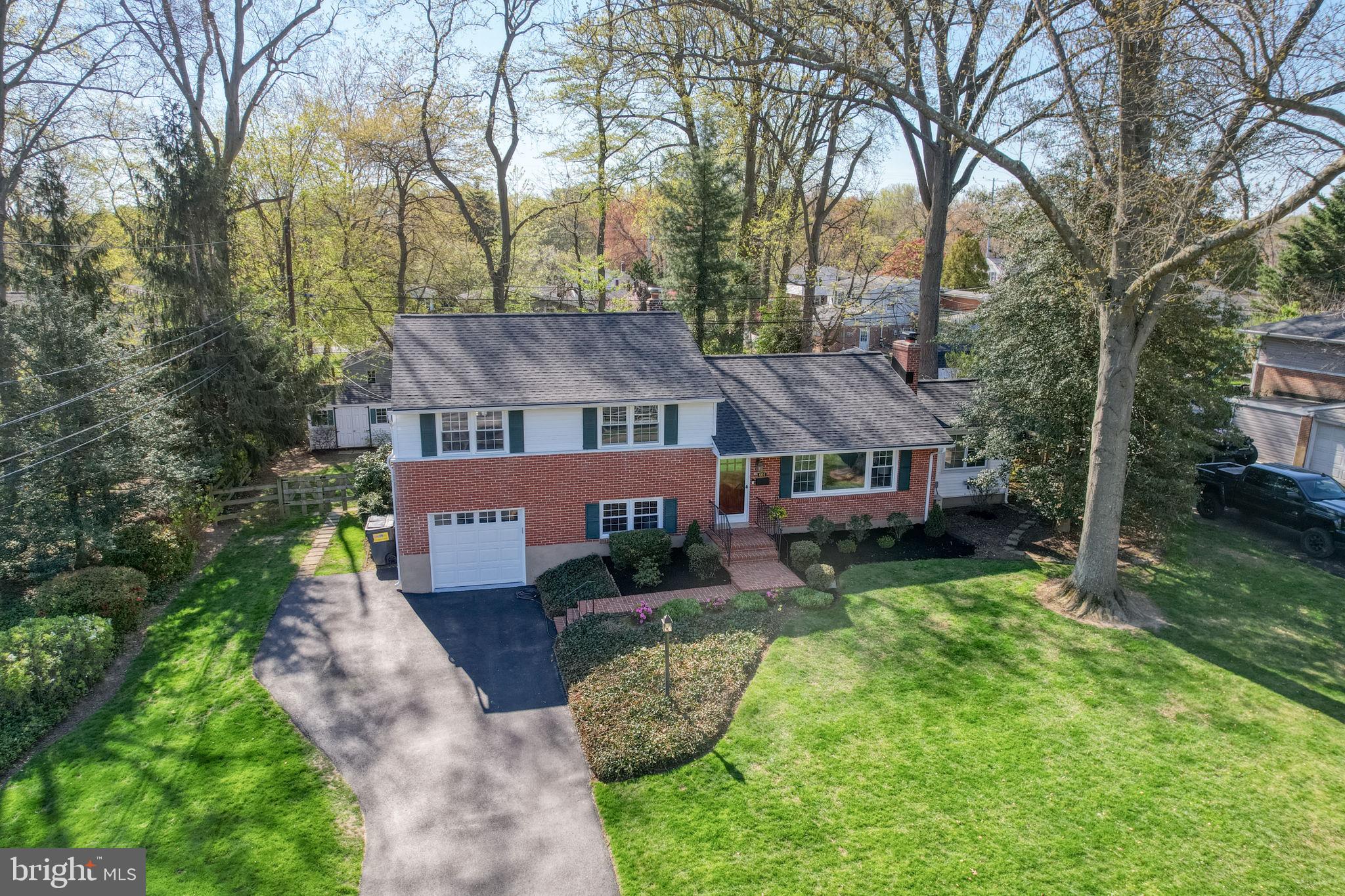 604 IVYDALE ROAD