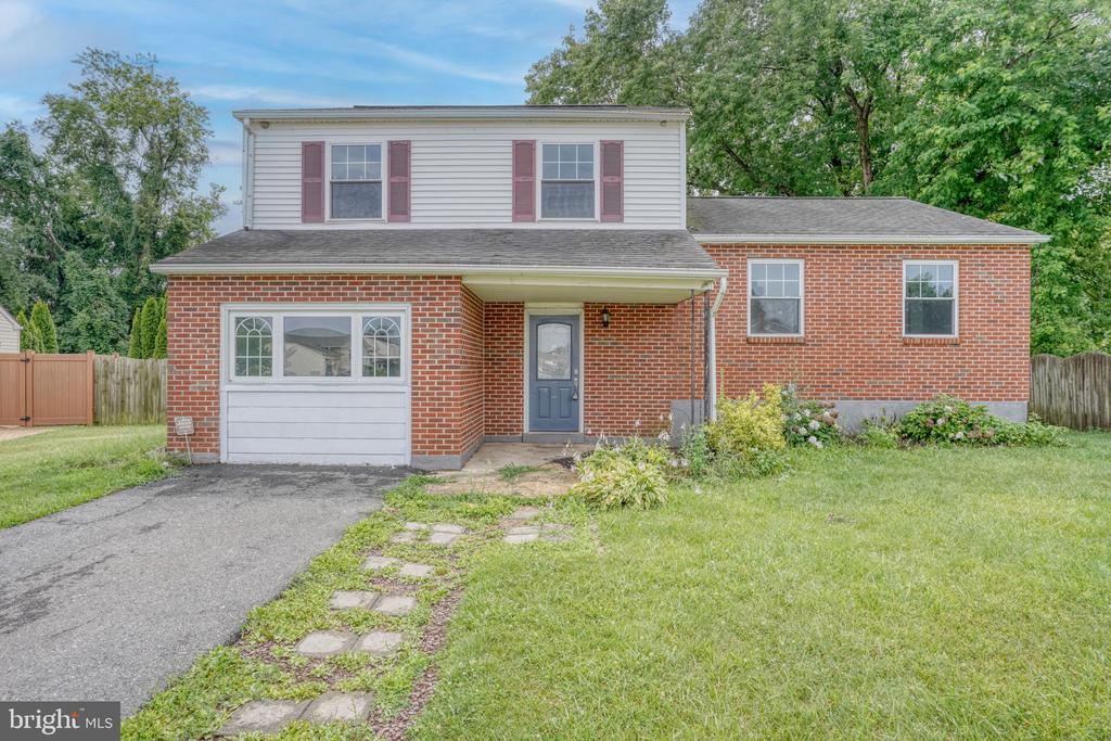 8 YORKTOWN ROAD