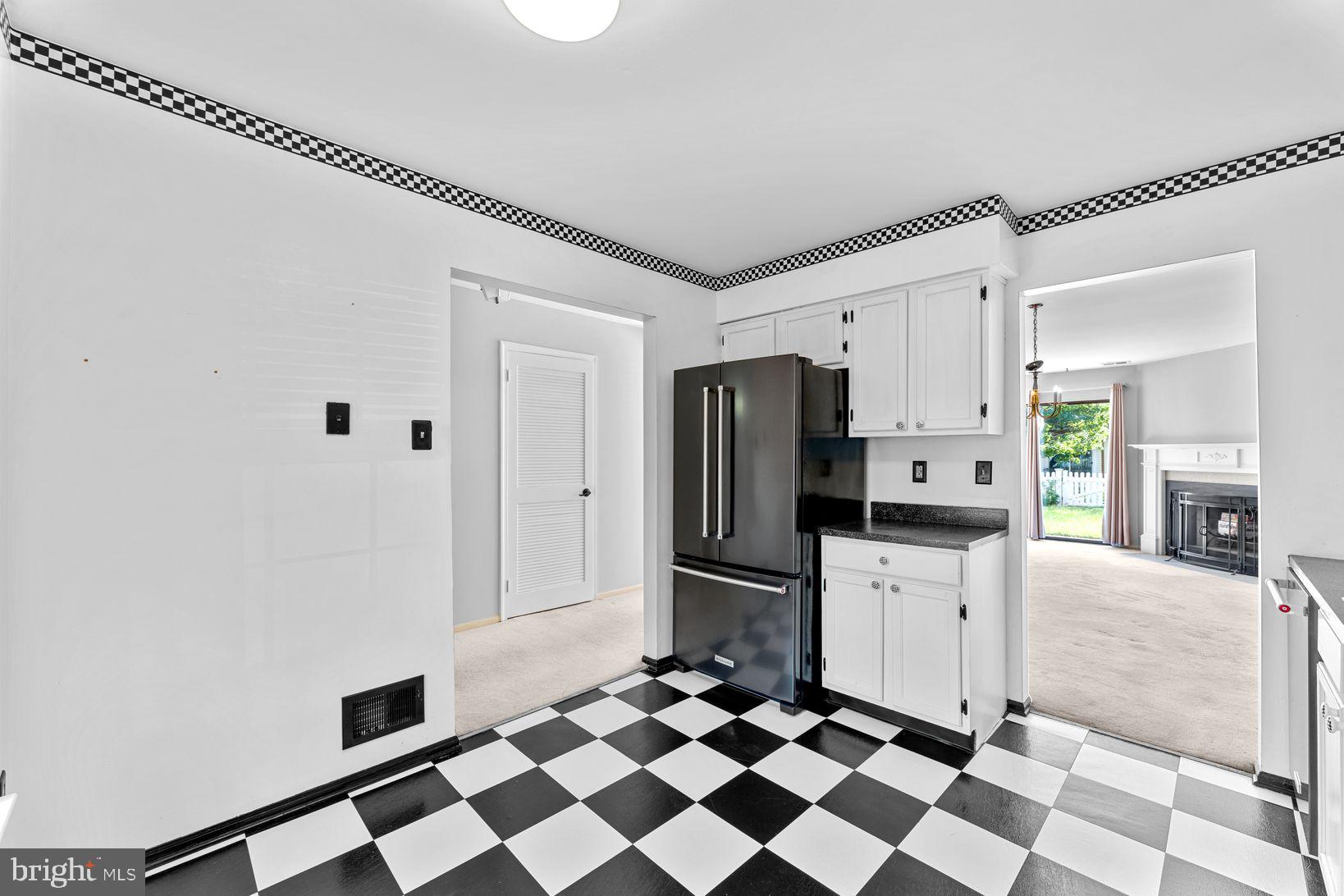 9 Carlyle Ct