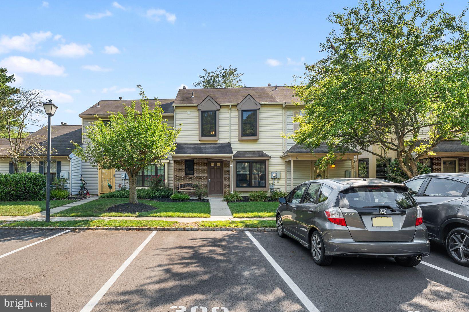 9 Carlyle Ct