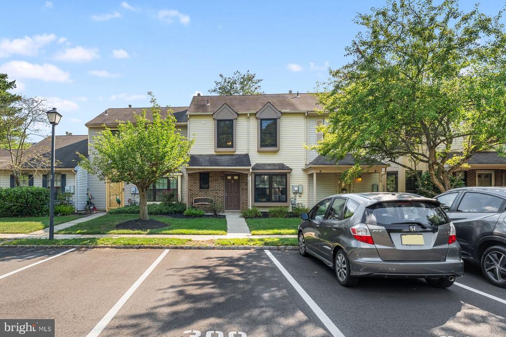 9 Carlyle Ct