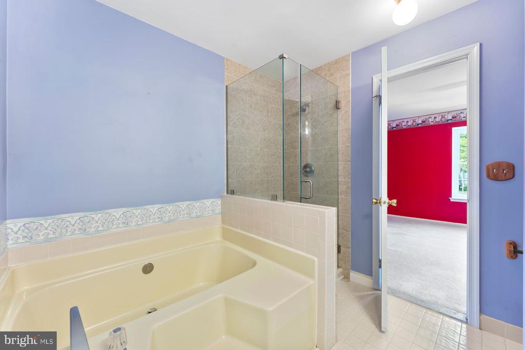 9 Carlyle Ct