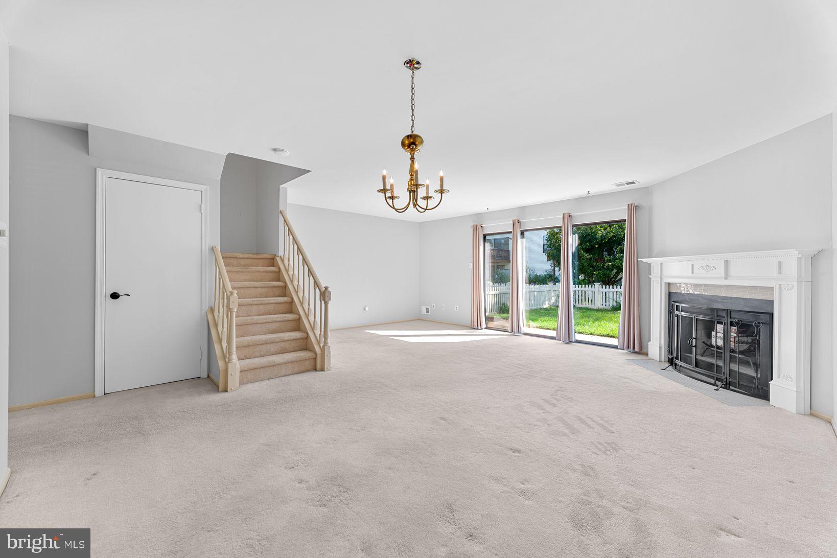 9 Carlyle Ct