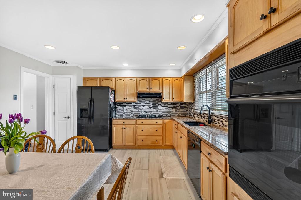 1305 CARLISLE ROAD