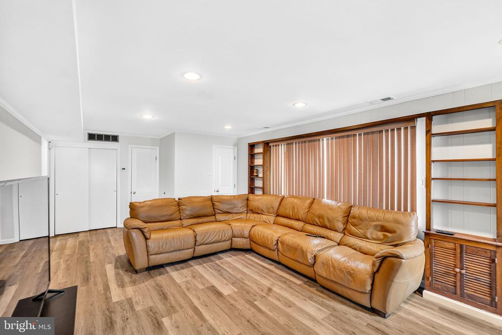 1305 CARLISLE ROAD