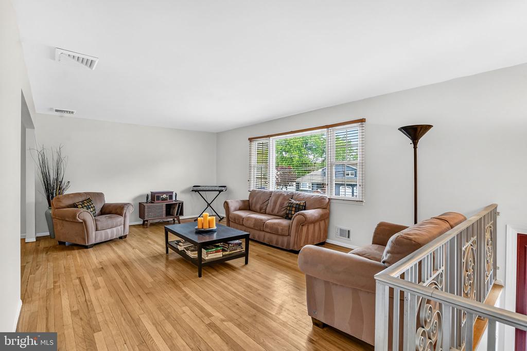 1305 CARLISLE ROAD