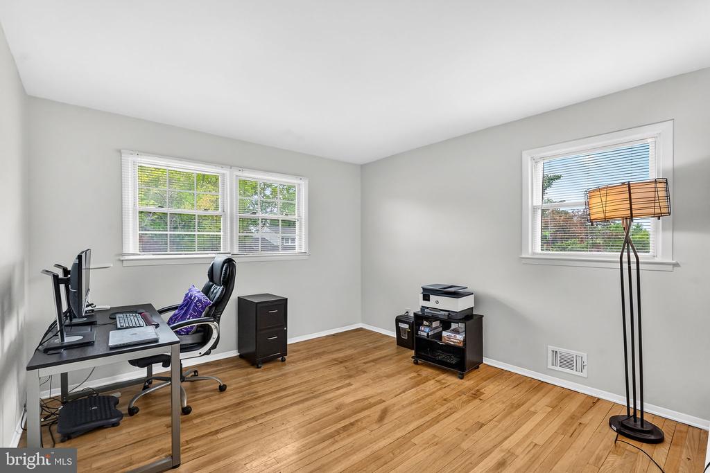 1305 CARLISLE ROAD