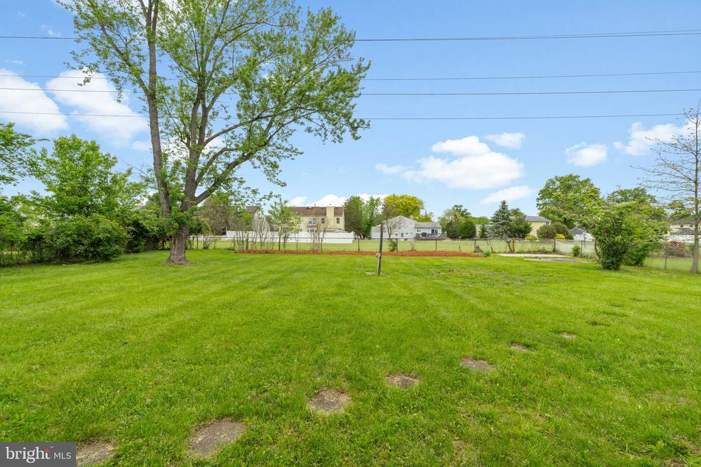 1305 CARLISLE ROAD