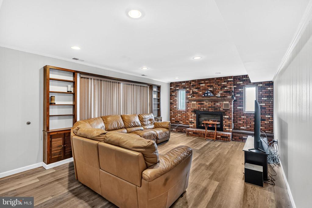 1305 CARLISLE ROAD