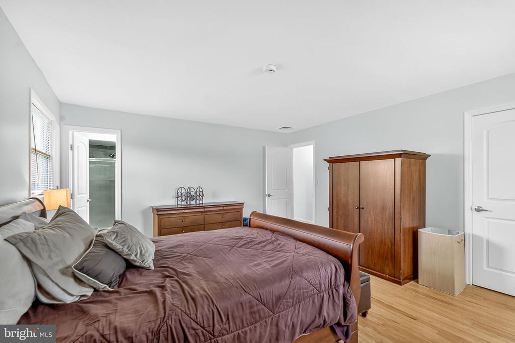 1305 CARLISLE ROAD