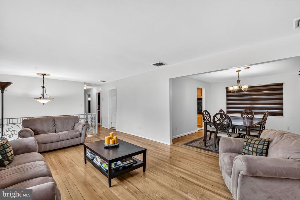 1305 CARLISLE ROAD