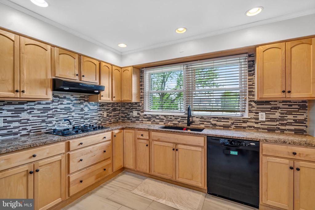 1305 CARLISLE ROAD