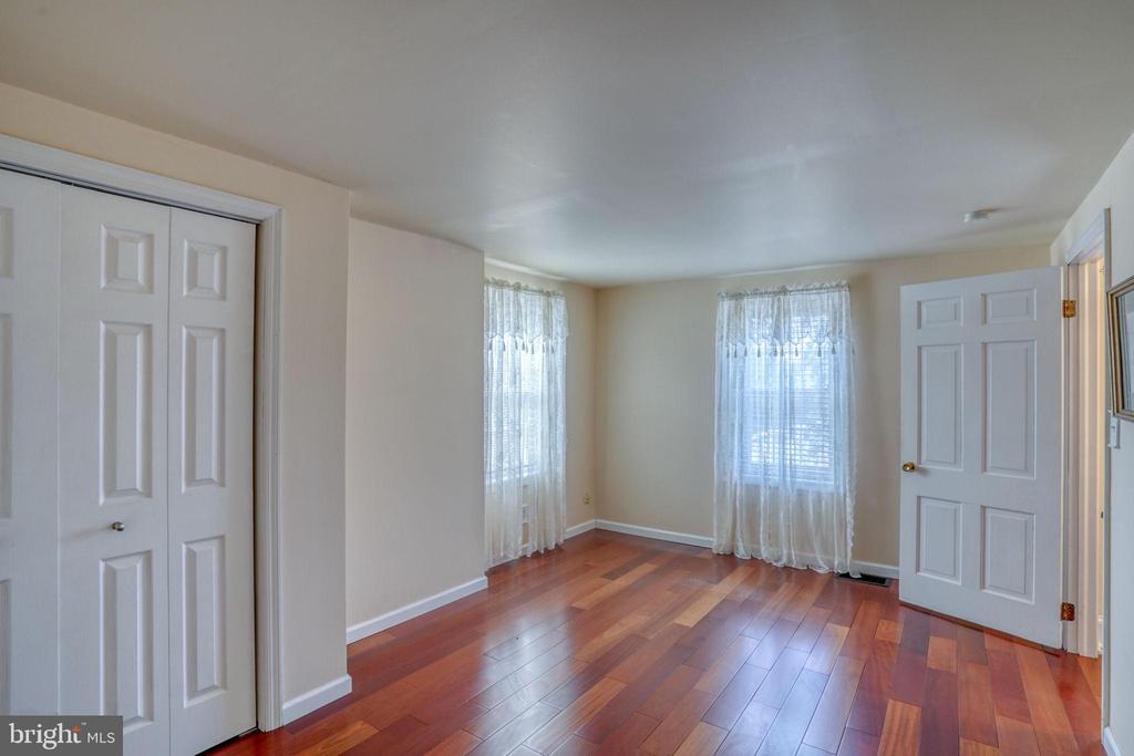 1078 SMITHBRIDGE