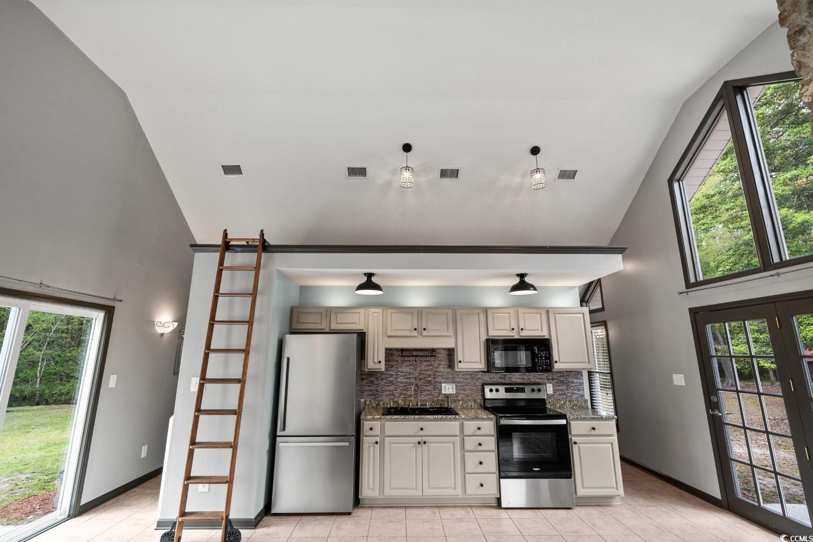 1047 Holt Rd.