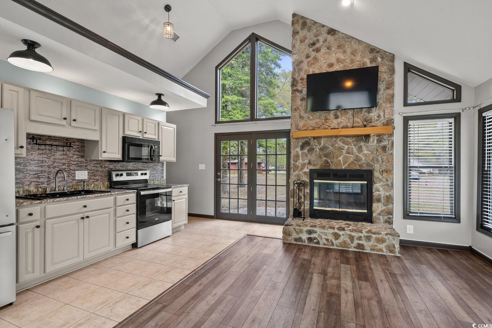 1047 Holt Rd.
