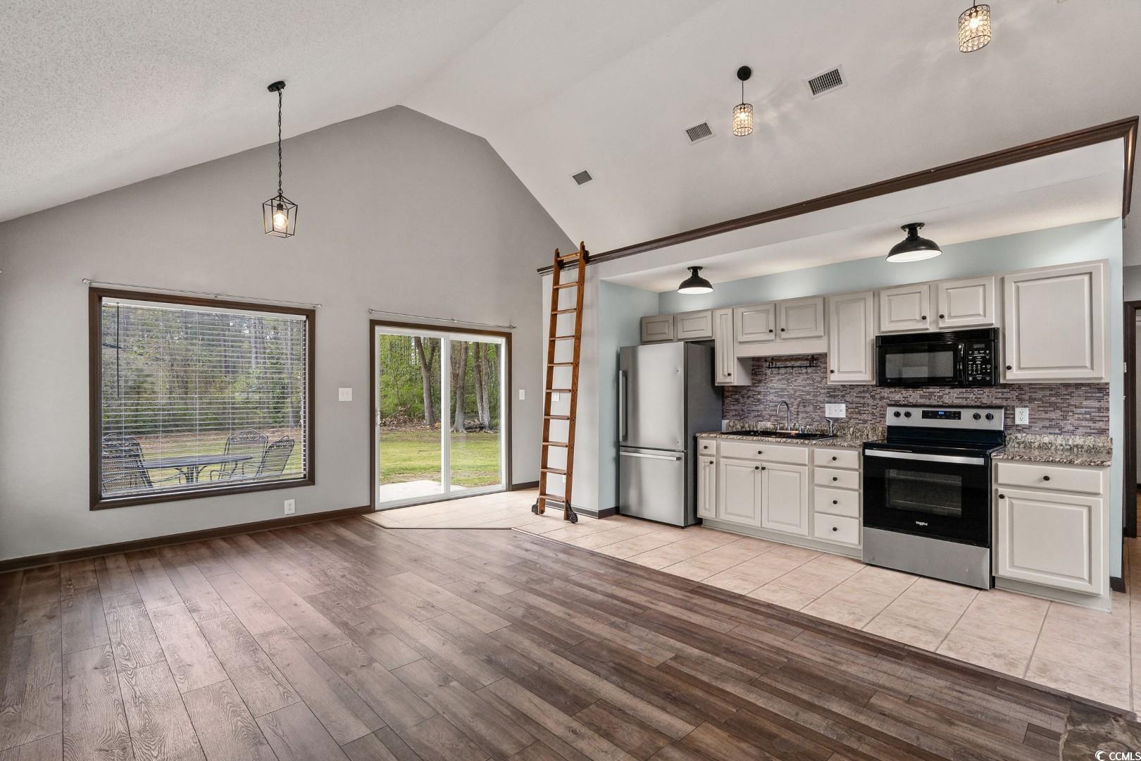 1047 Holt Rd.