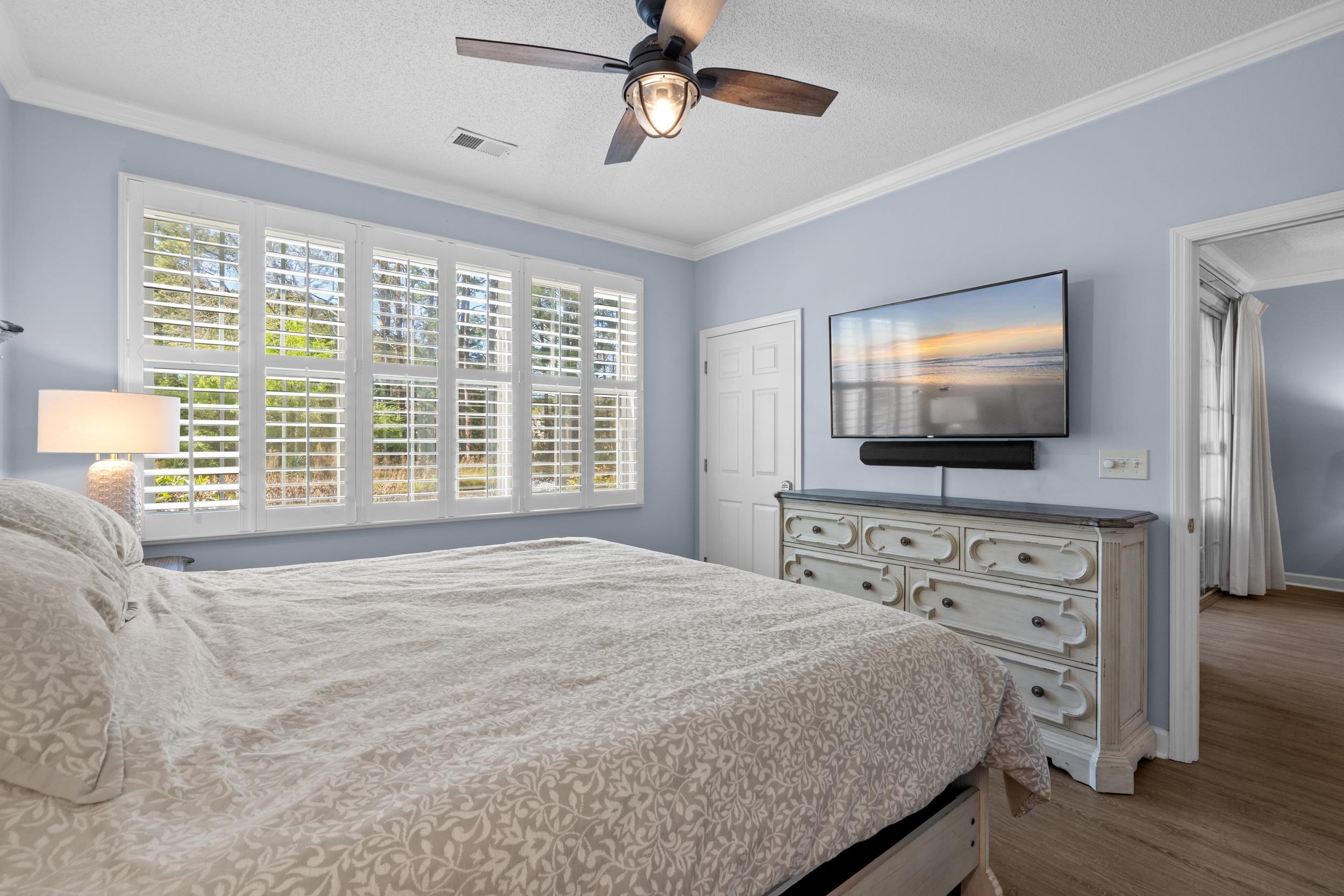 5825 Catalina Dr. Unit: 712