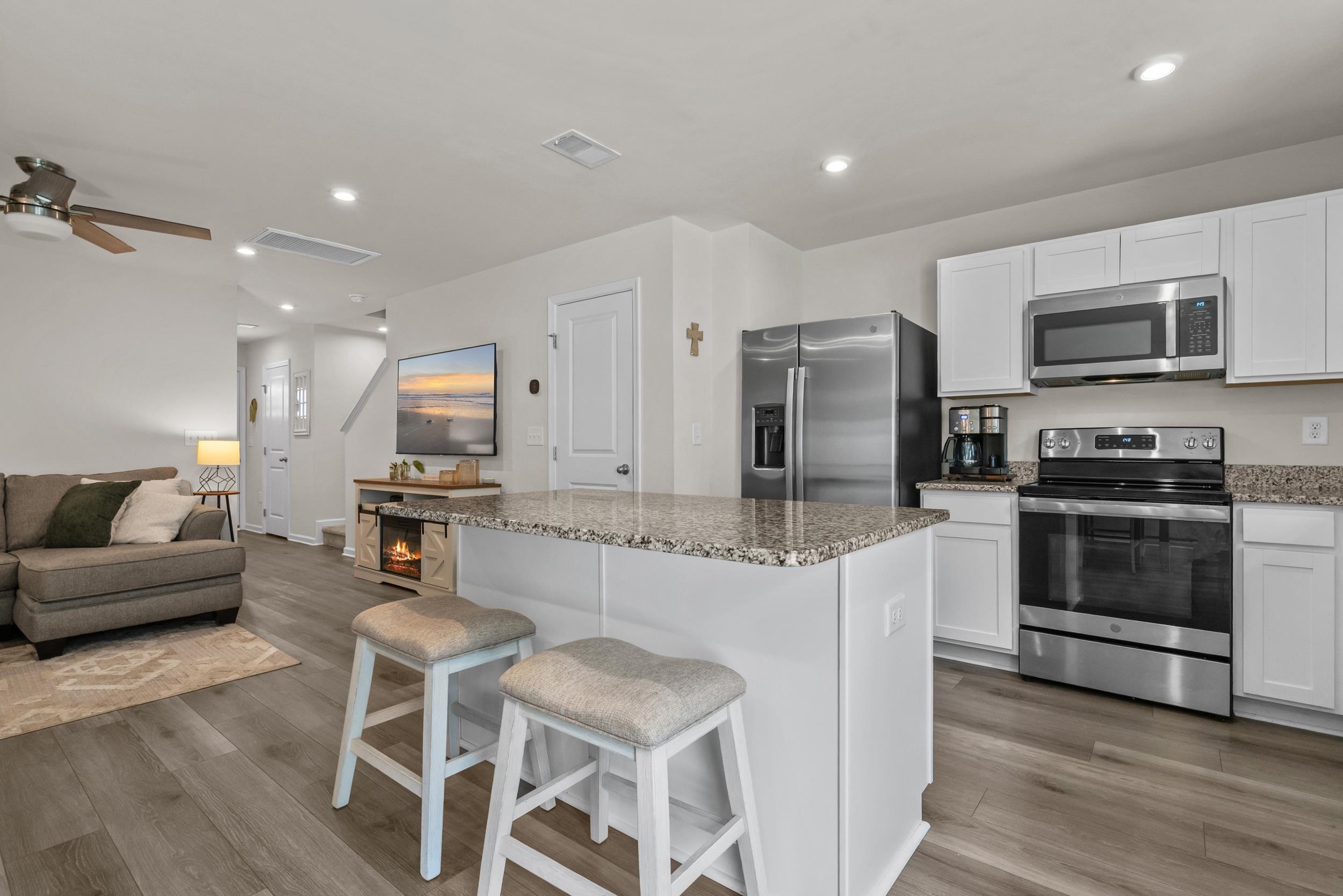 142 Villa Grande St. Unit: Unit C