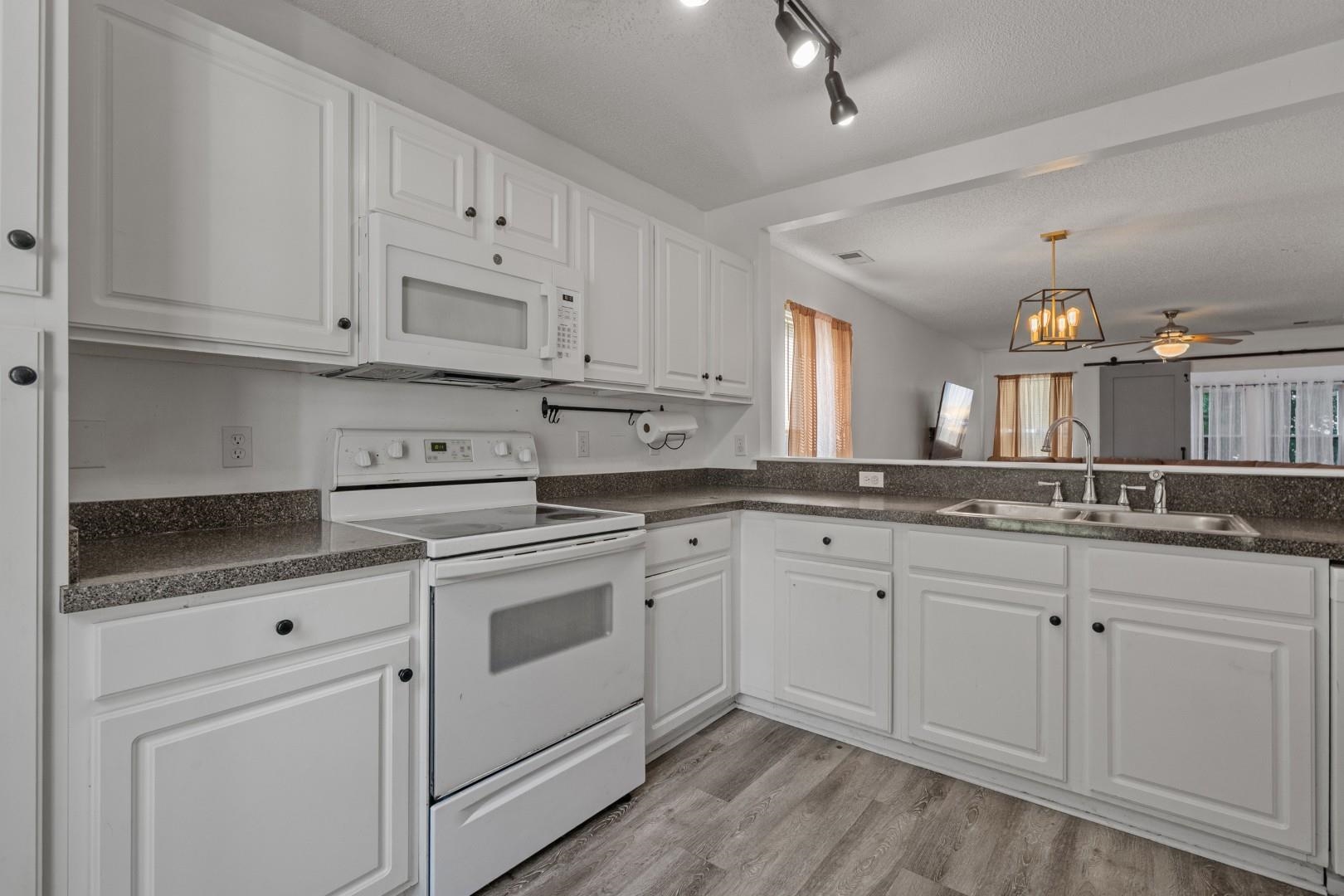 121 Bellegrove Dr.
