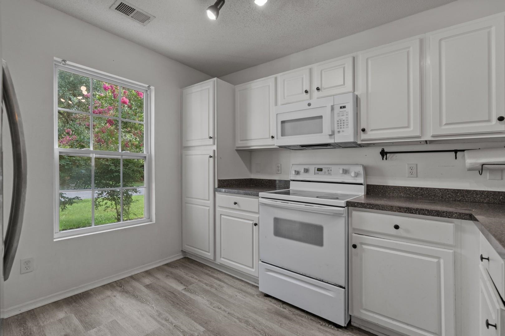 121 Bellegrove Dr.
