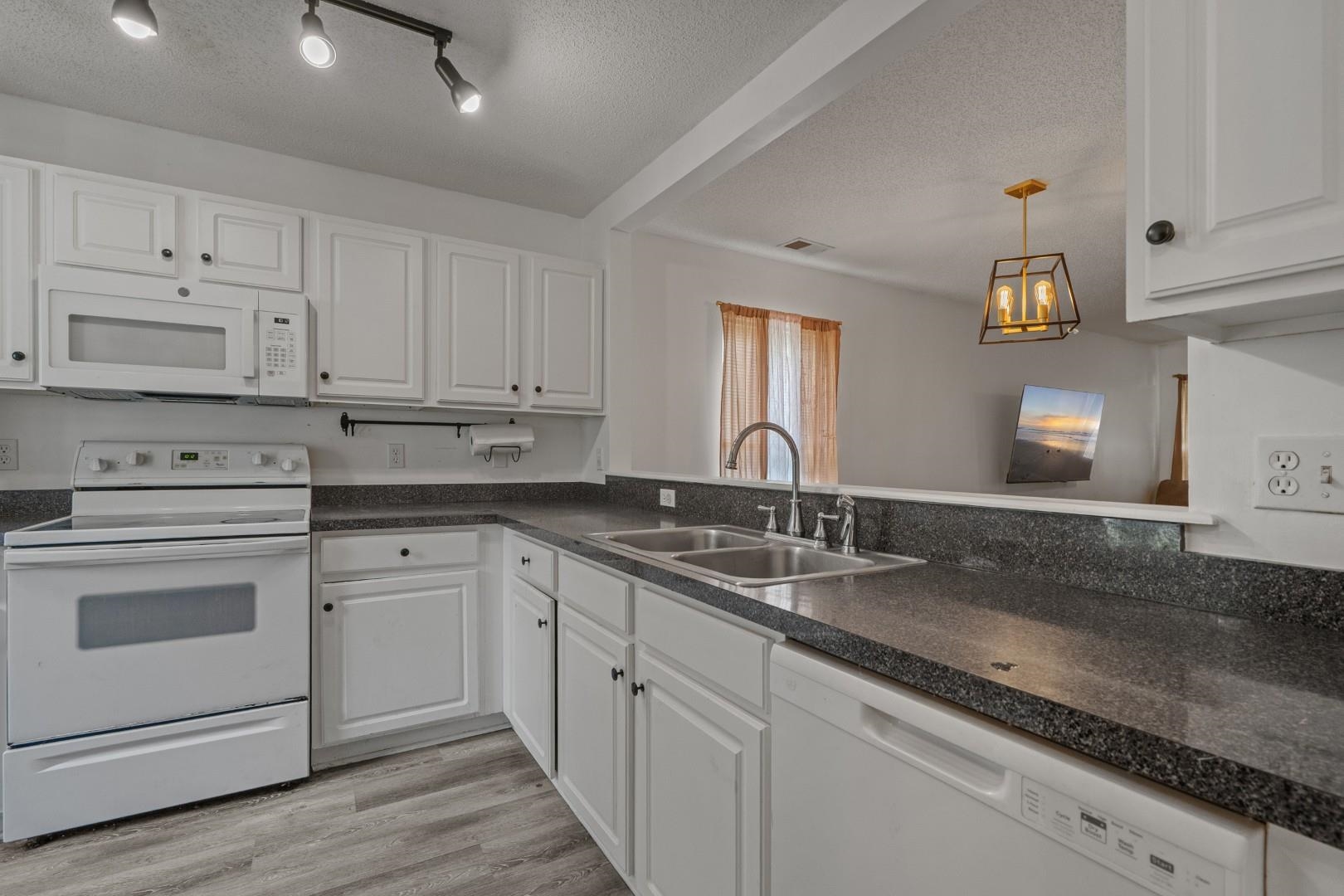 121 Bellegrove Dr.