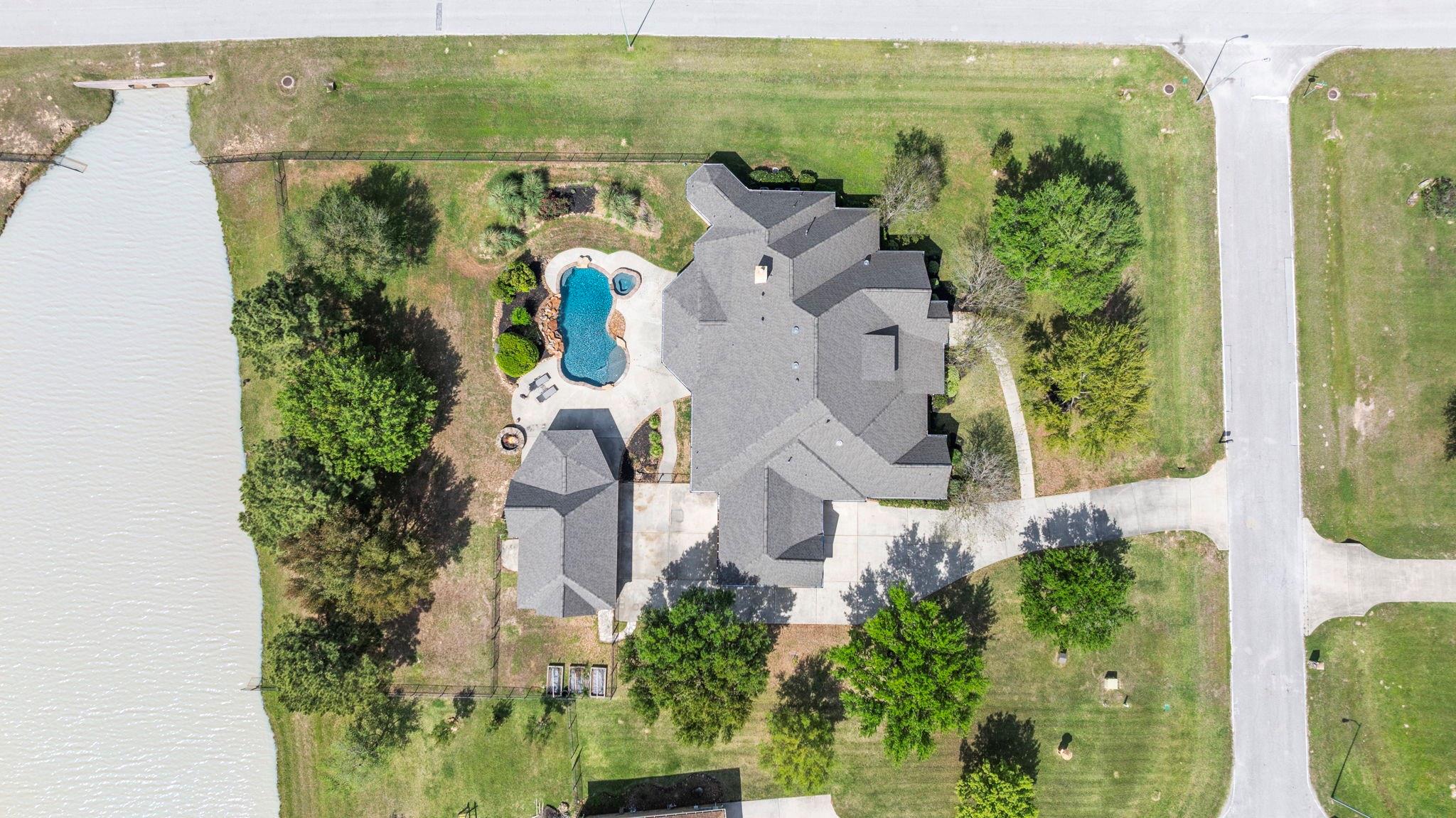 4611 Oasis Point