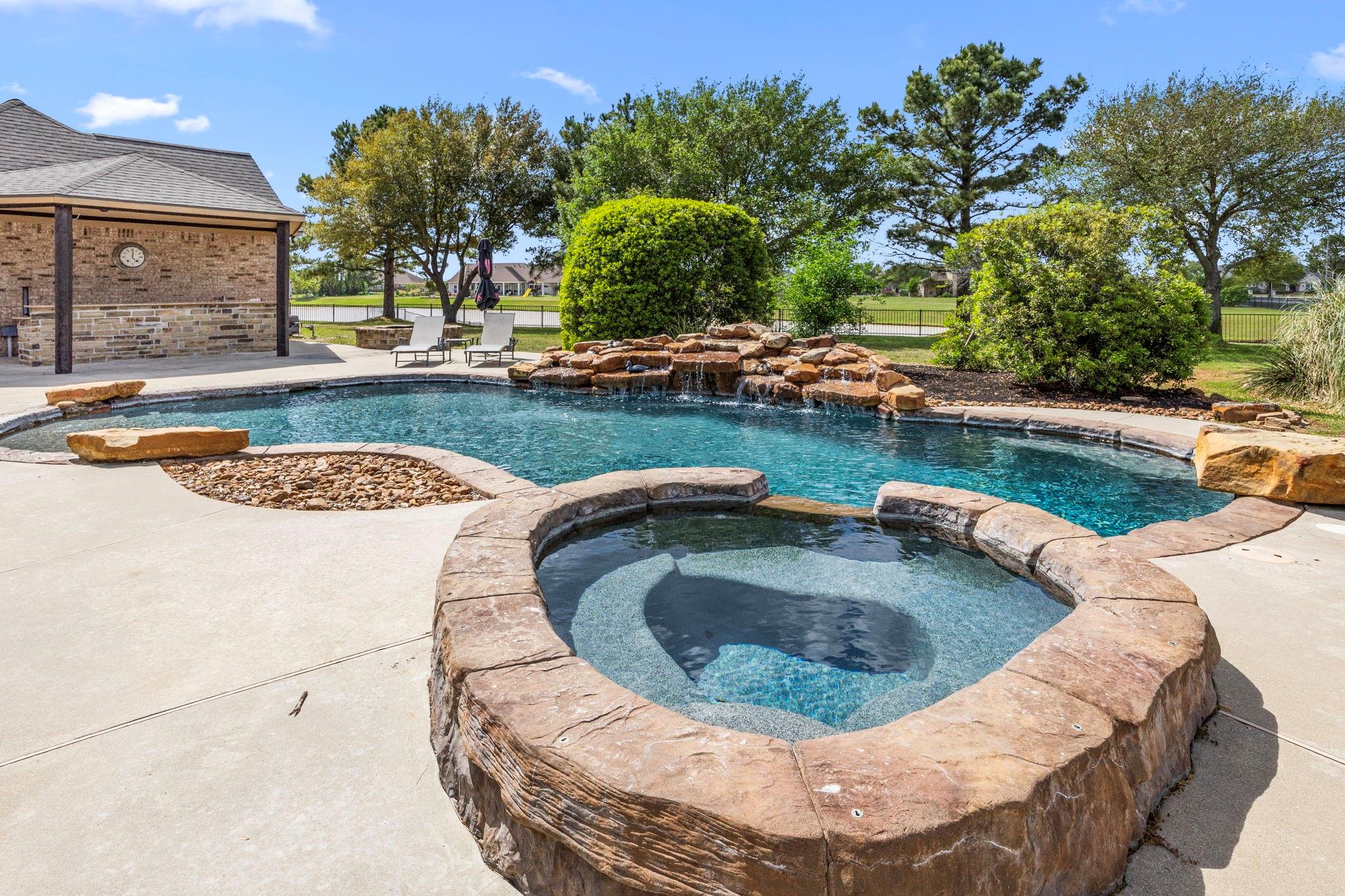4611 Oasis Point