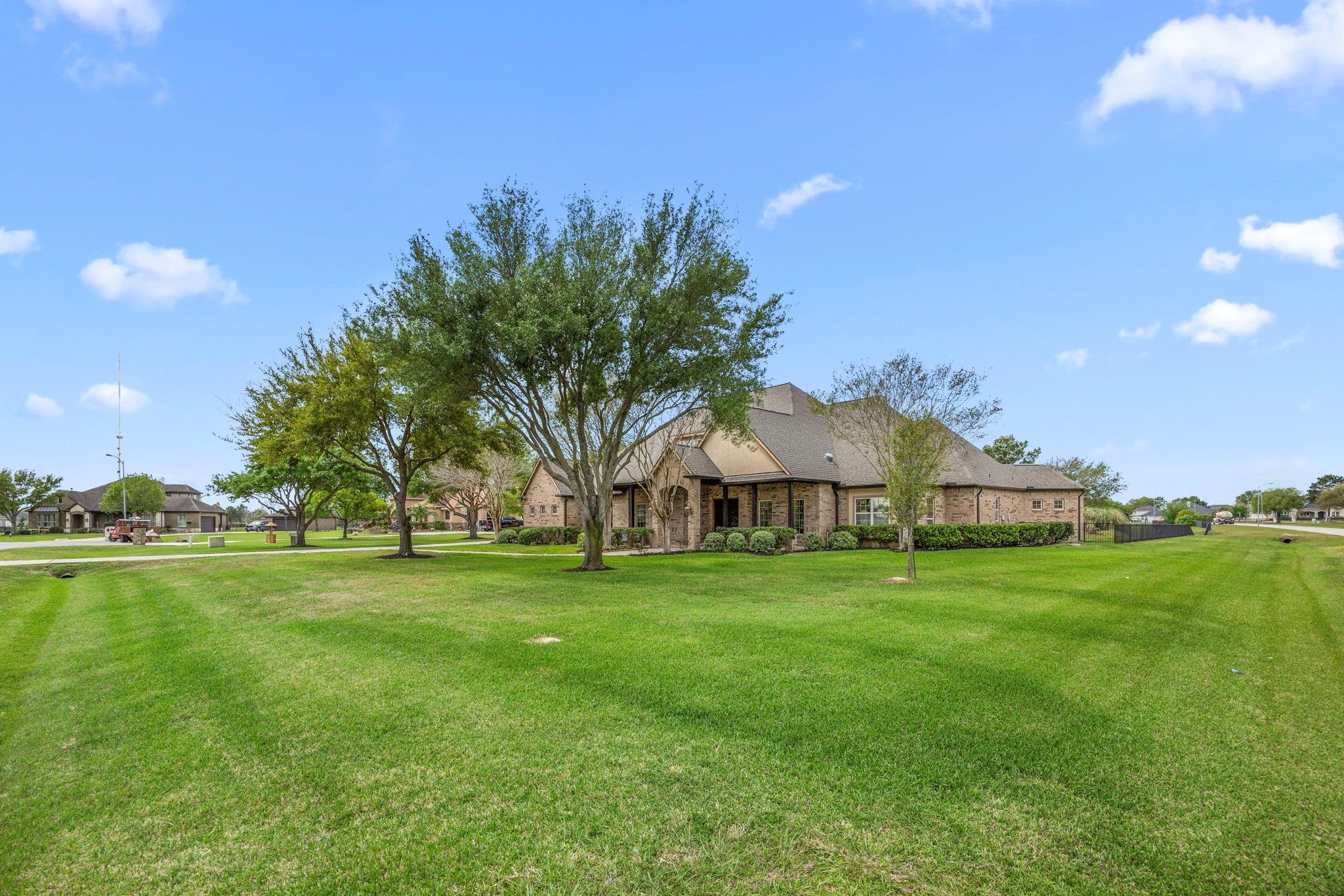 4611 Oasis Point