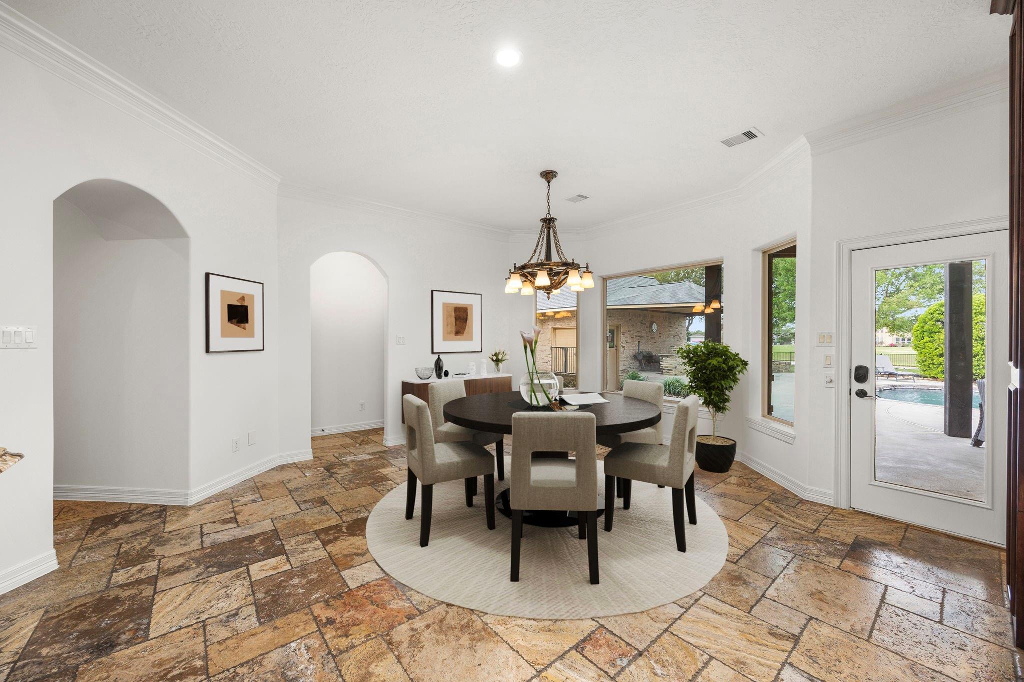 4611 Oasis Point