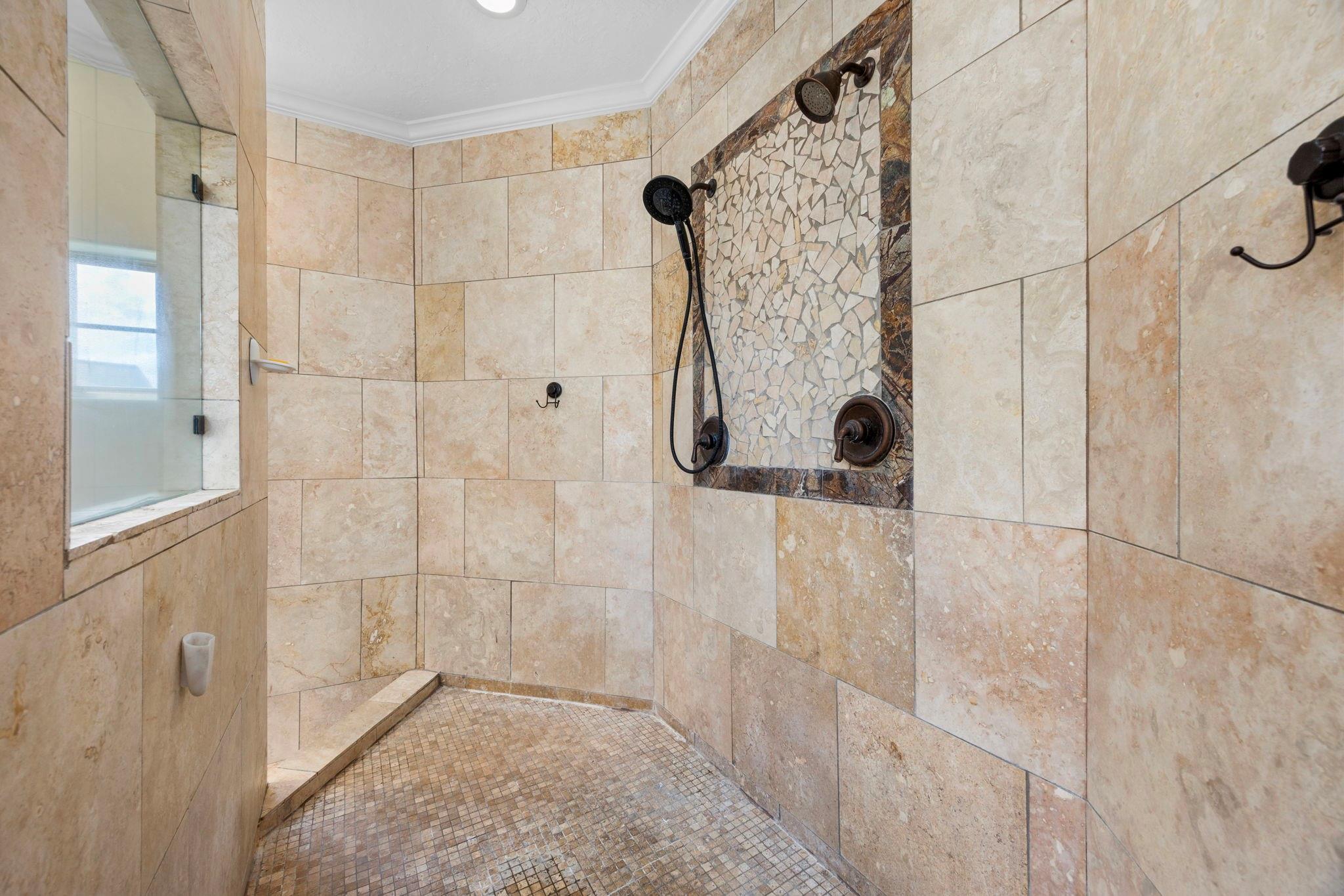 4611 Oasis Point