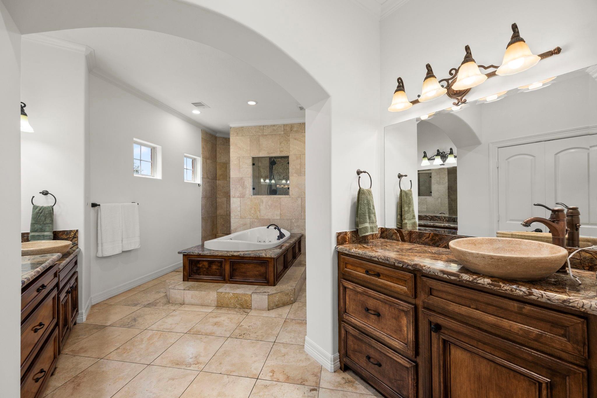 4611 Oasis Point