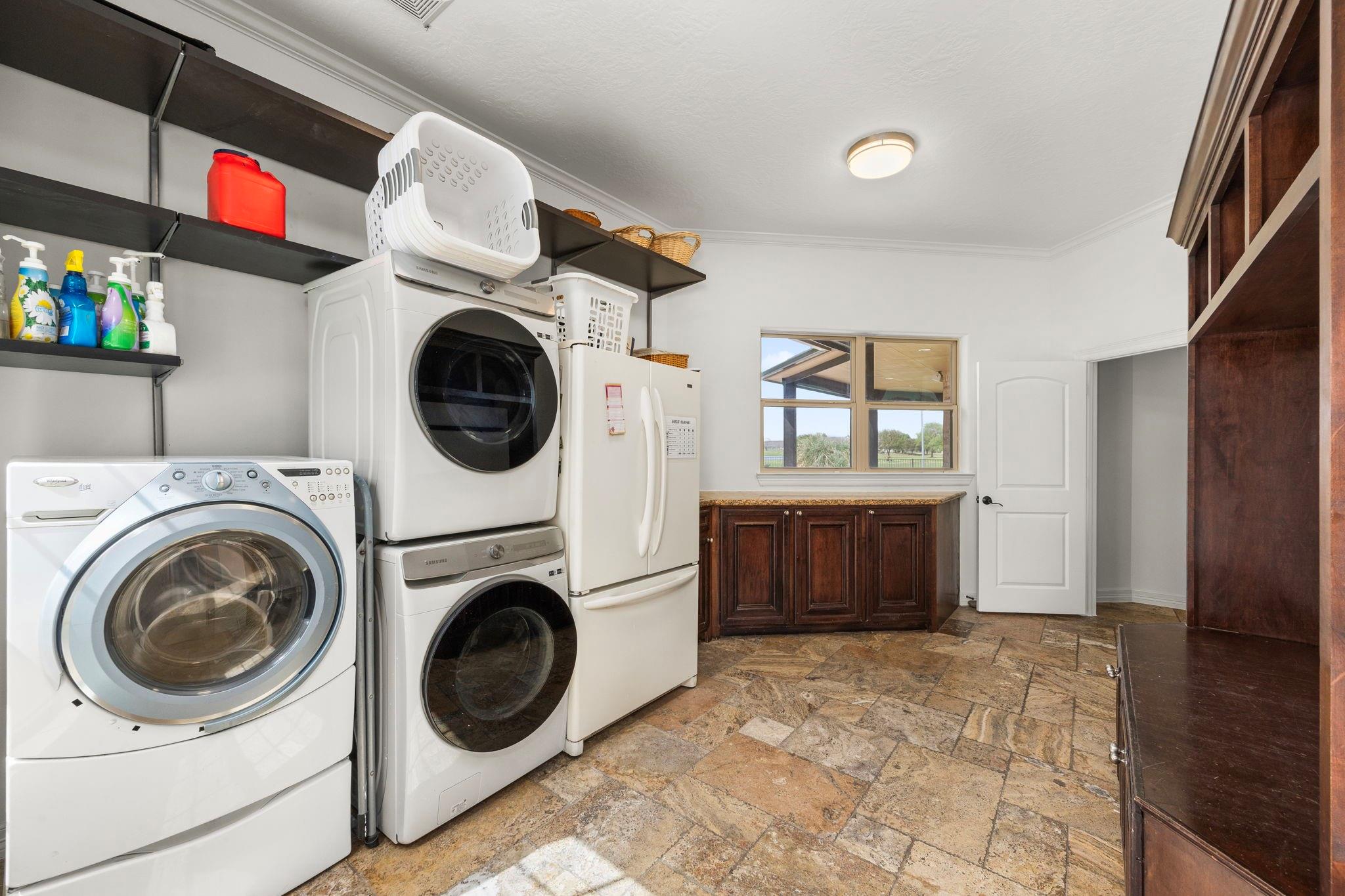 4611 Oasis Point