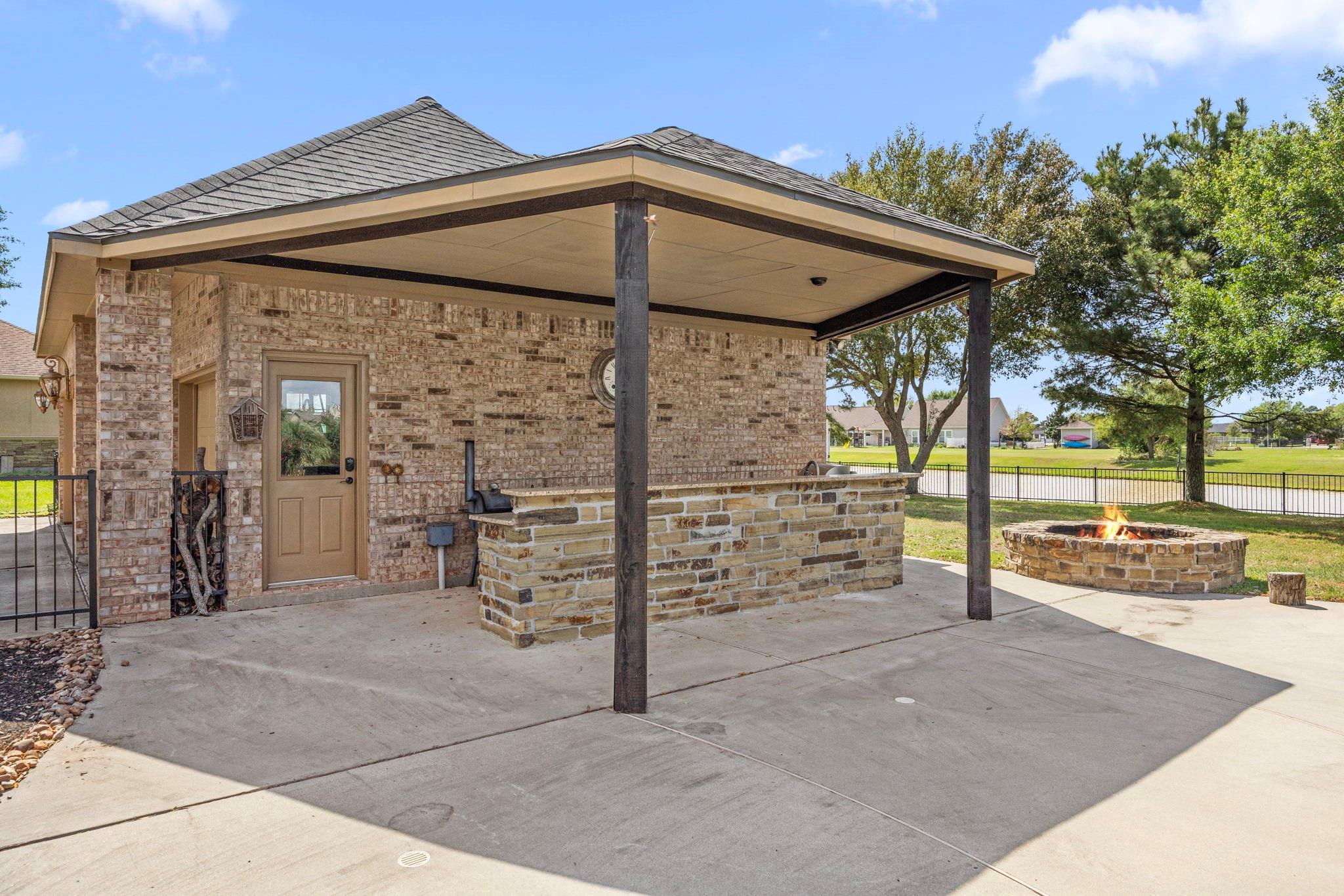 4611 Oasis Point