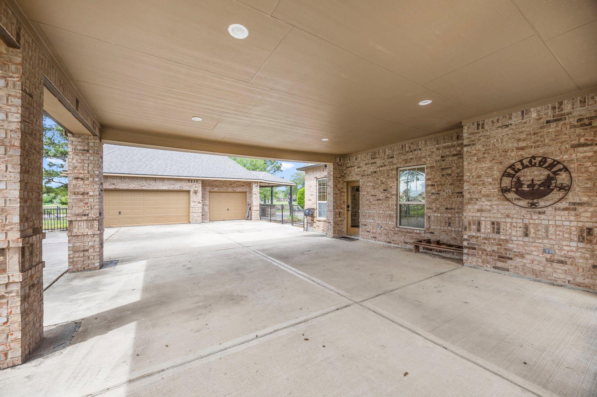 4611 Oasis Point