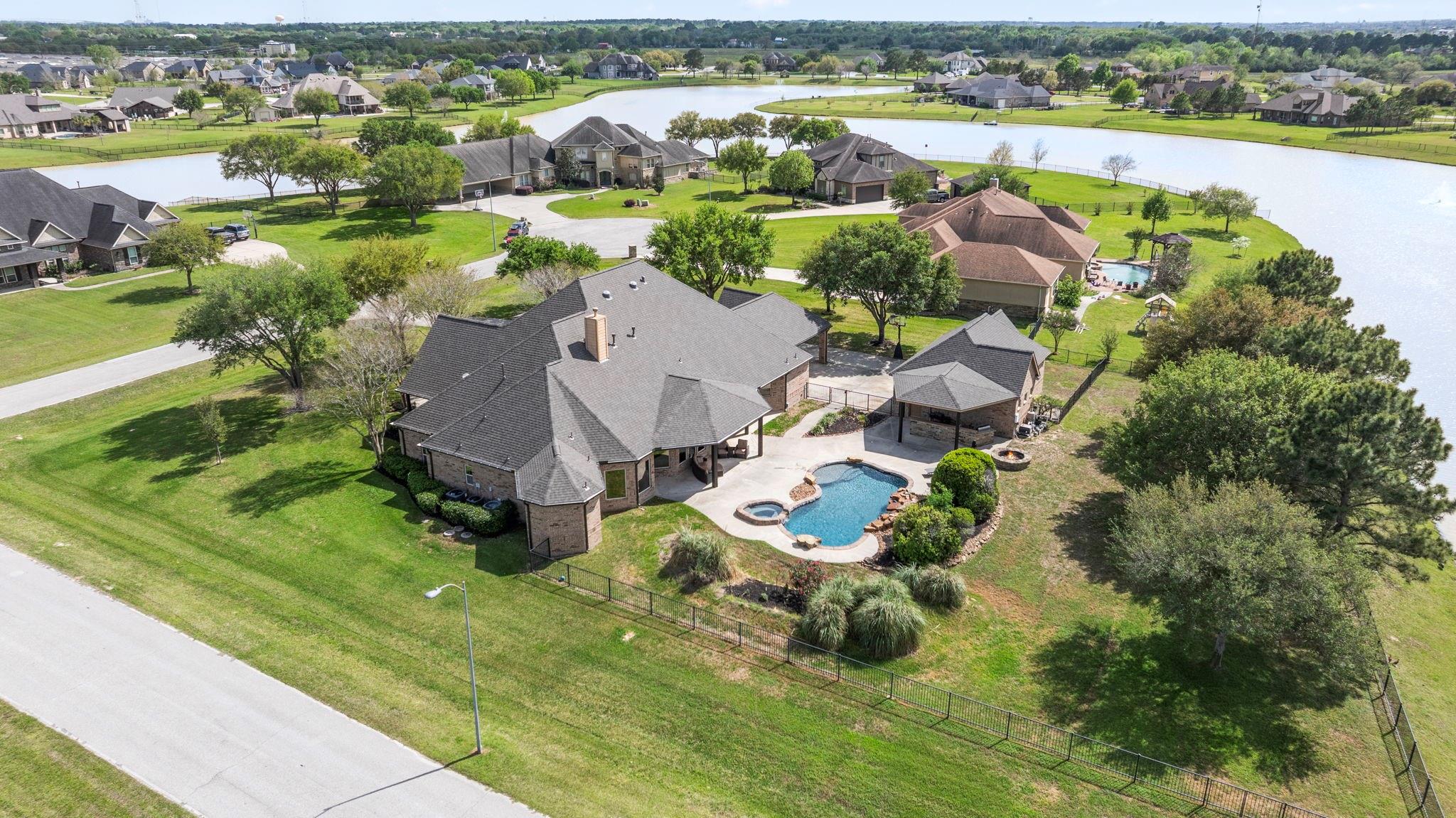 4611 Oasis Point