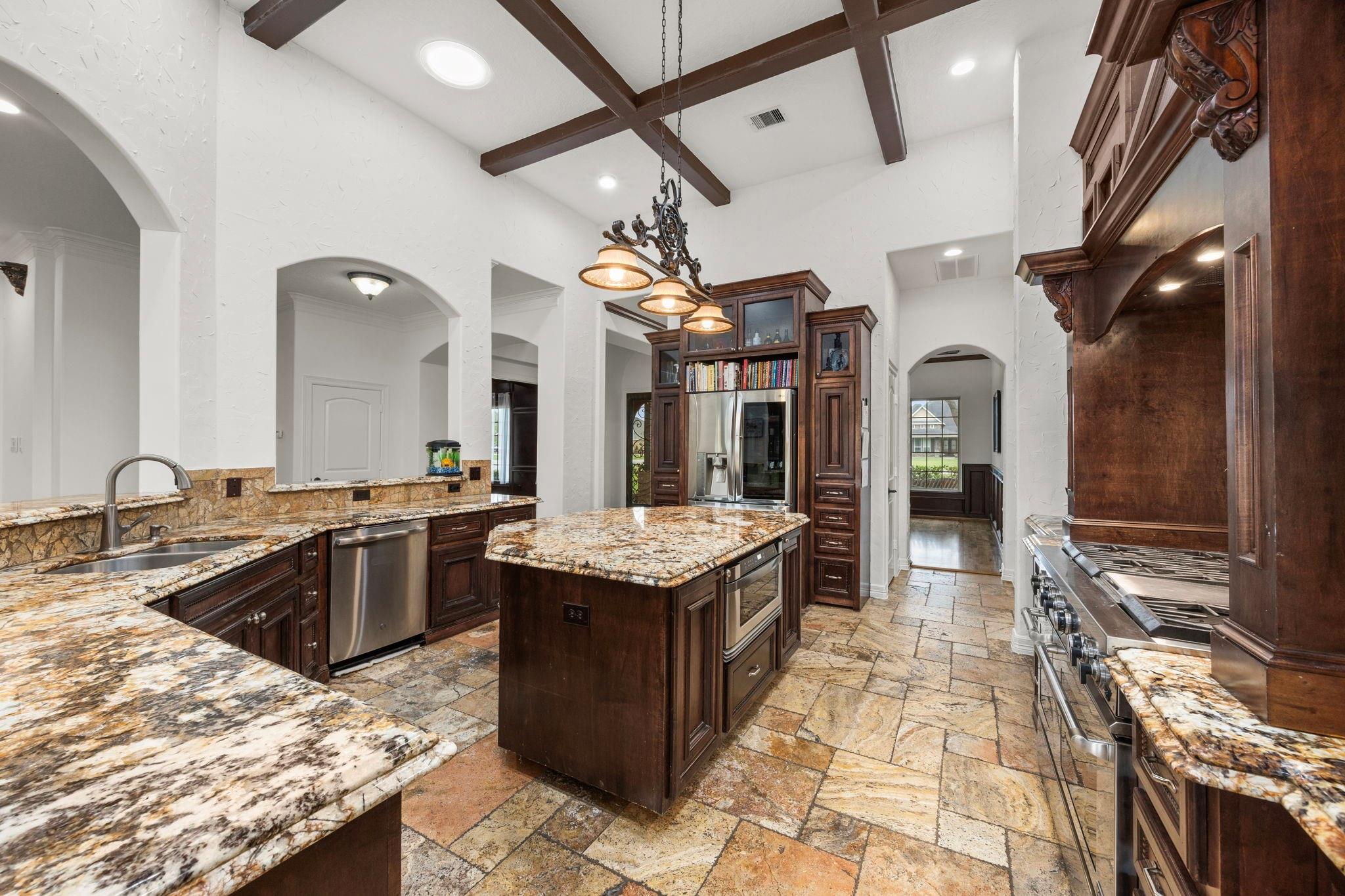 4611 Oasis Point