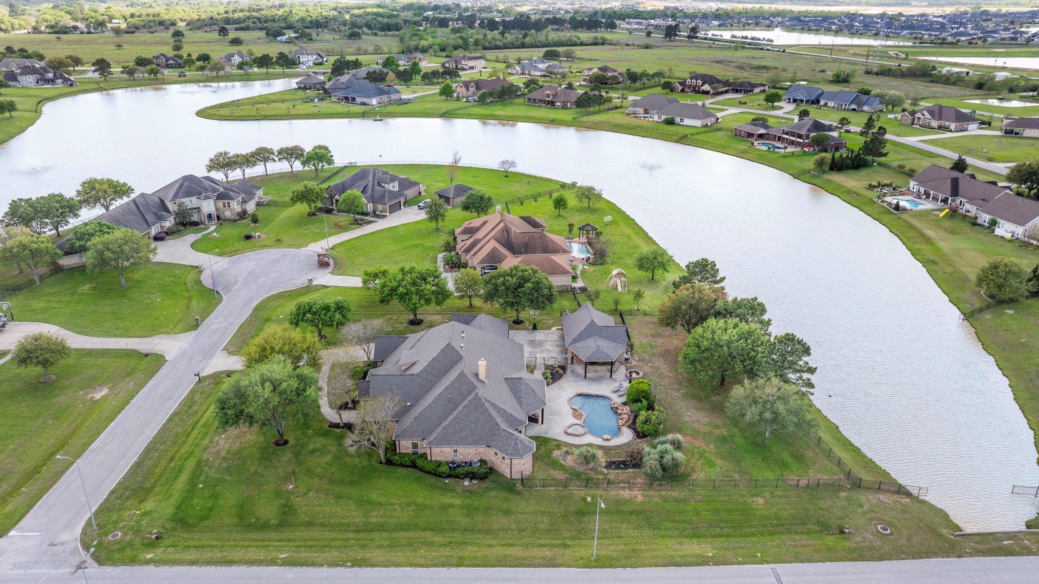 4611 Oasis Point