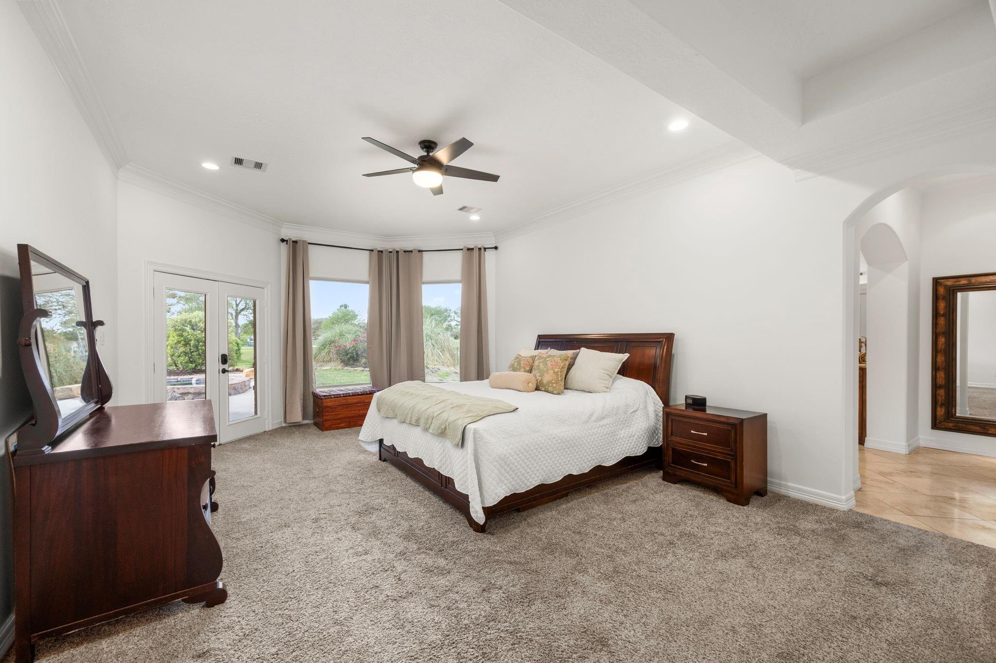 4611 Oasis Point