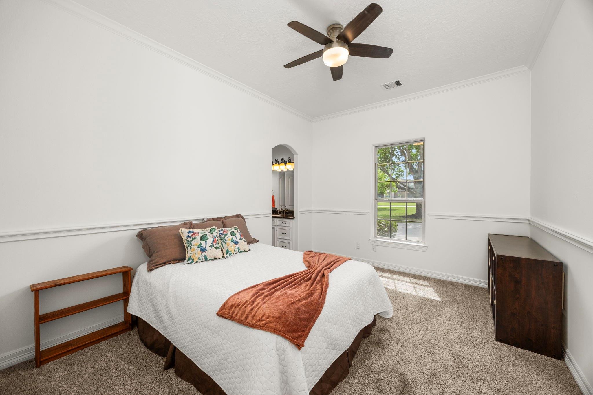 4611 Oasis Point