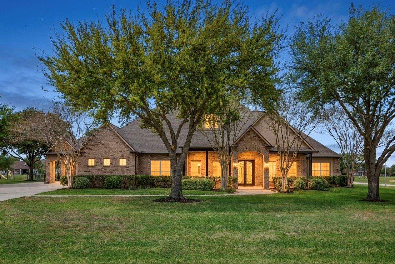 4611 Oasis Point