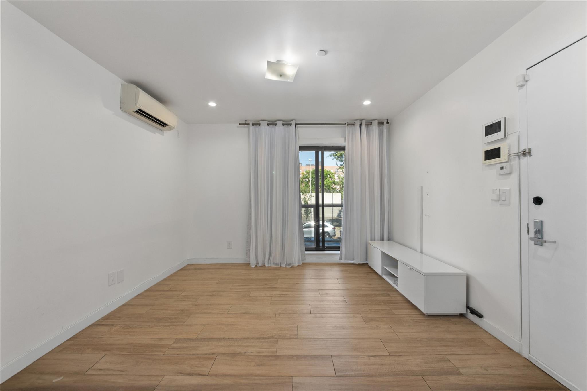2820 Avenue Z Unit: 1B