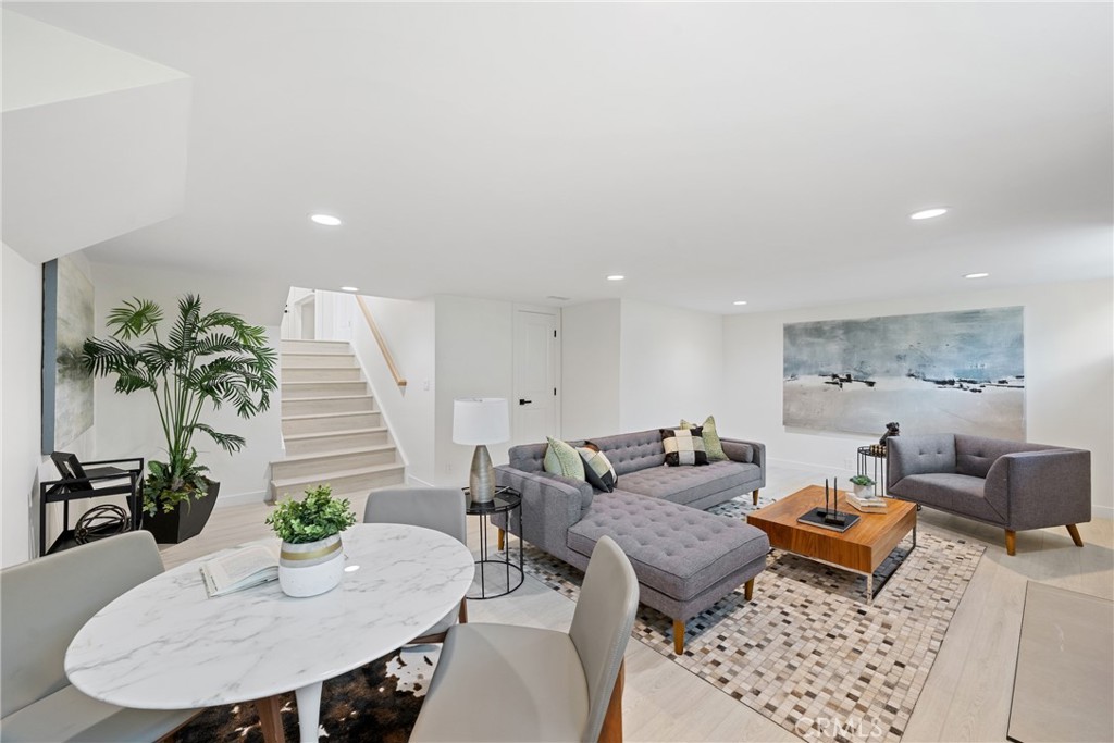 8182 Whitburn Circle