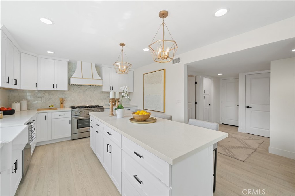 8182 Whitburn Circle