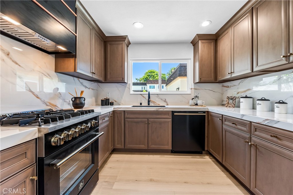11 Rockrose Way