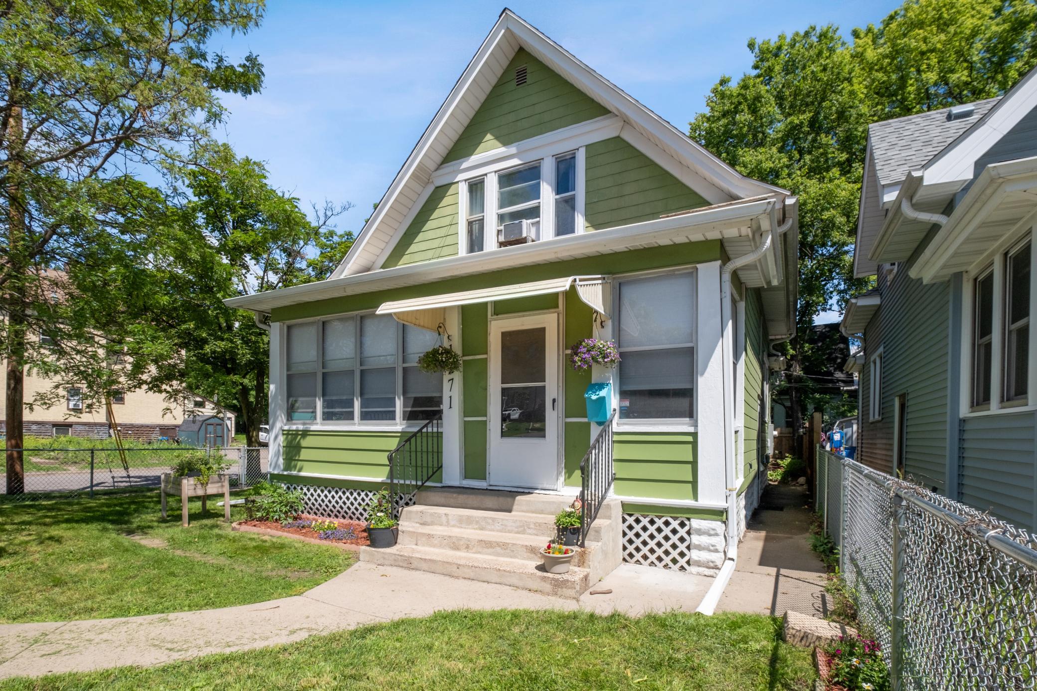1271 7th Street E