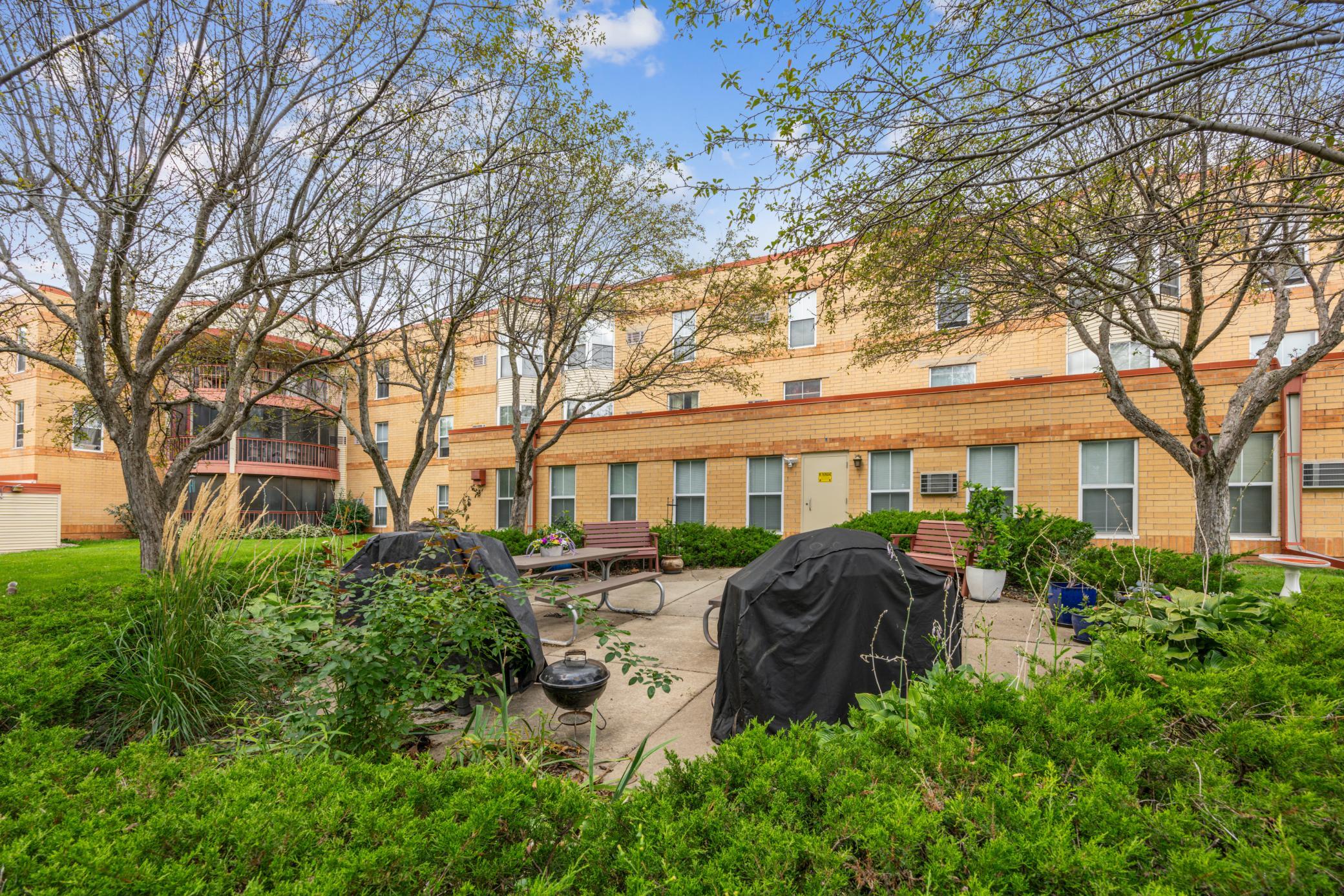 3232 Fremont Avenue N Unit: 309