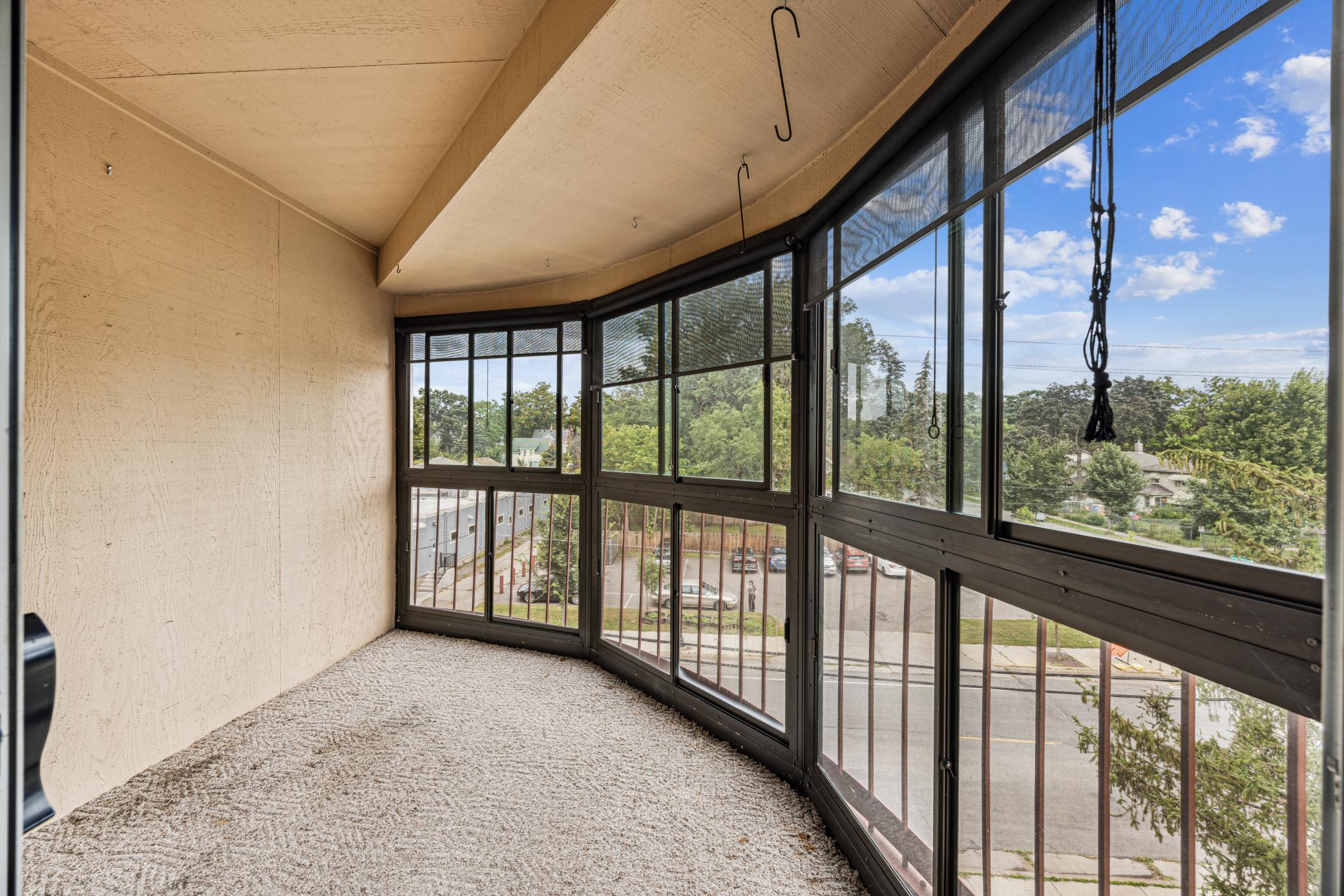 3232 Fremont Avenue N Unit: 309